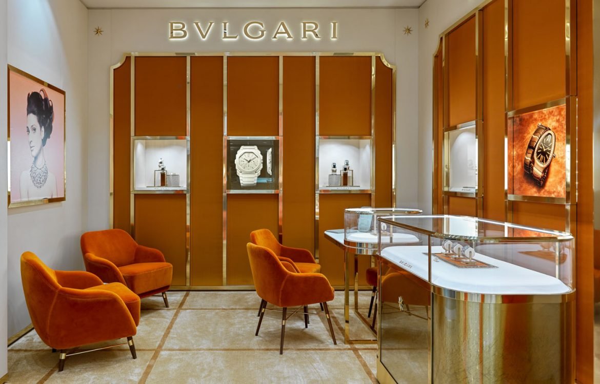 В Москве открылся первый часовой бутик BVLGARI