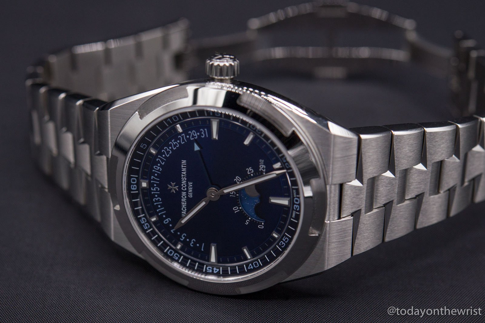 The new Vacheron Constantin Overseas Moon Phase Retrograde Date