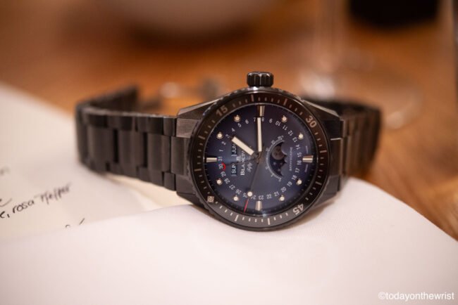 Bathyscaphe Quantième Complet Phases de Lune blue dial