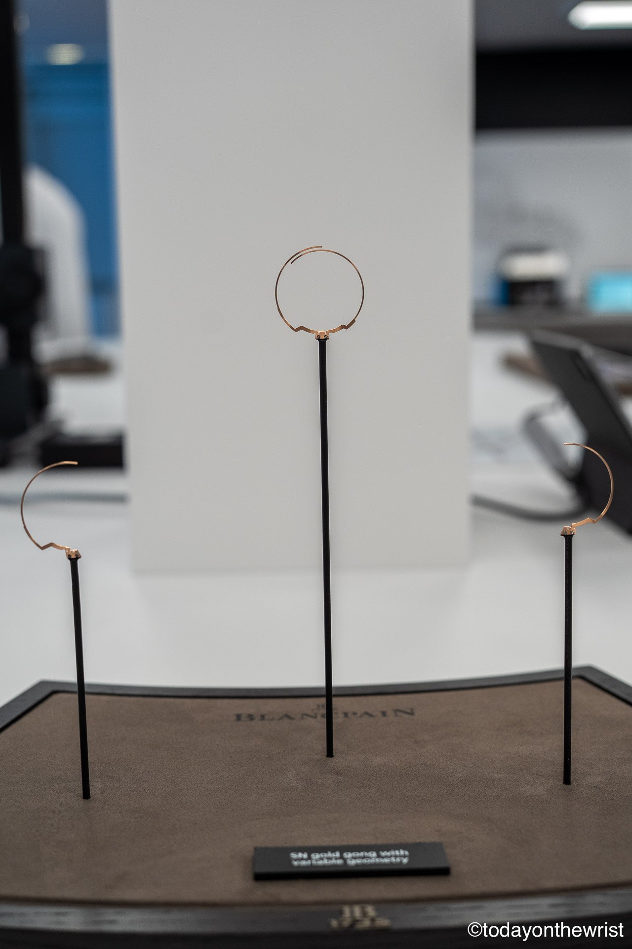 Blancpain Grande Double Sonnerie, gold gong with variable geometry