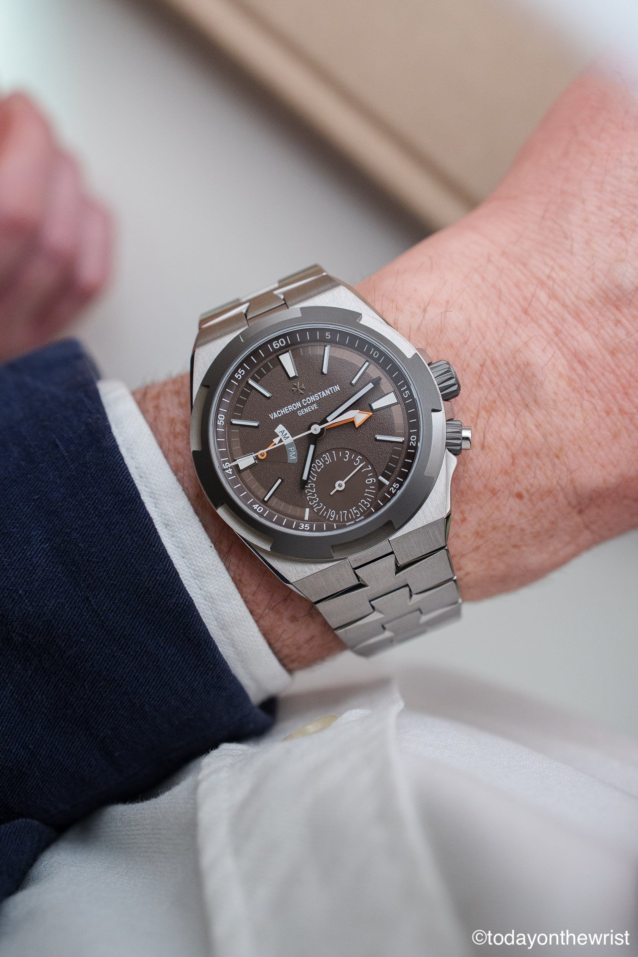 Vacheron Constantin Overseas Dual Time Cardinal Points with brown dial on the wrist