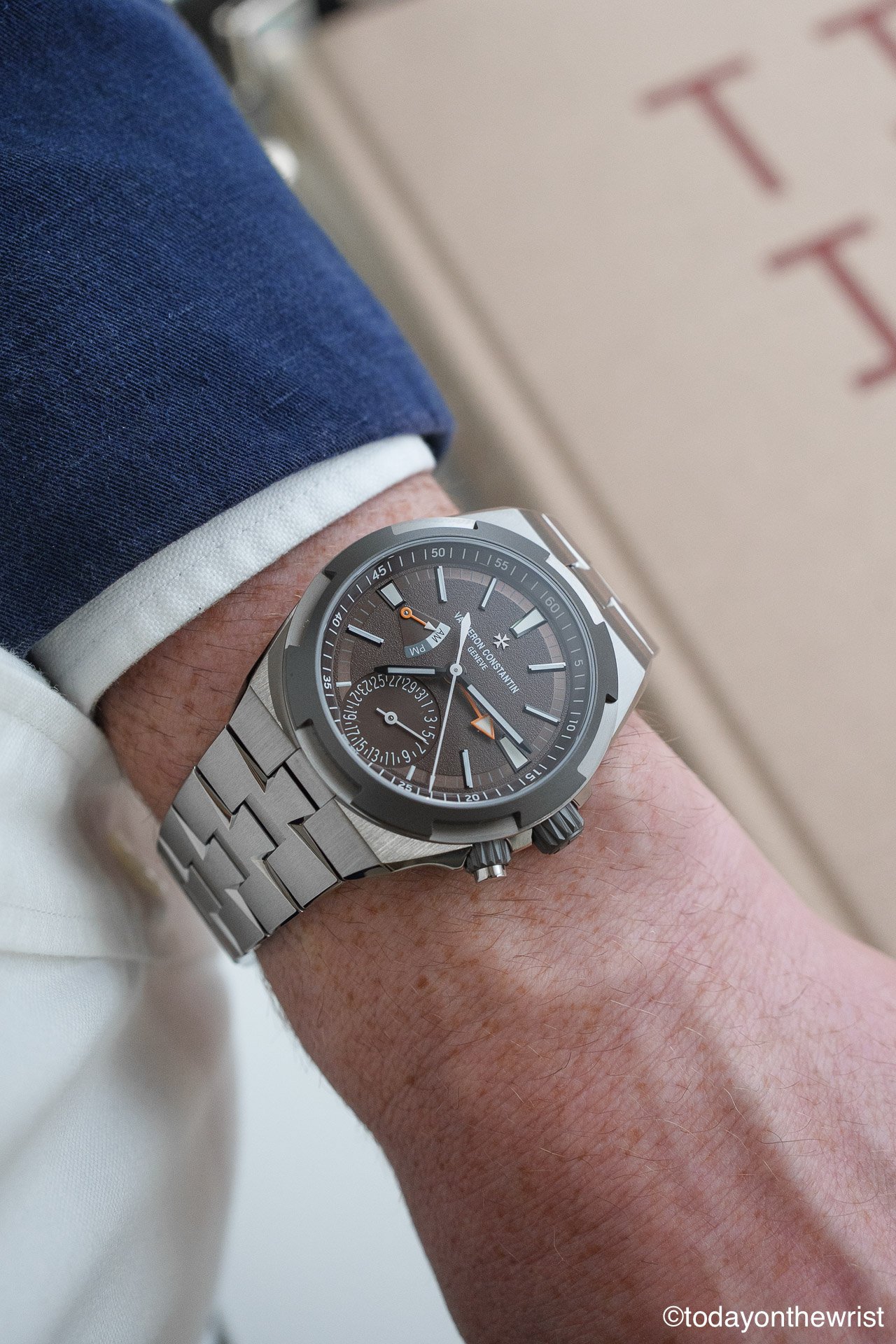 Vacheron Constantin Overseas Dual Time Cardinal Points with brown dial on the wrist
