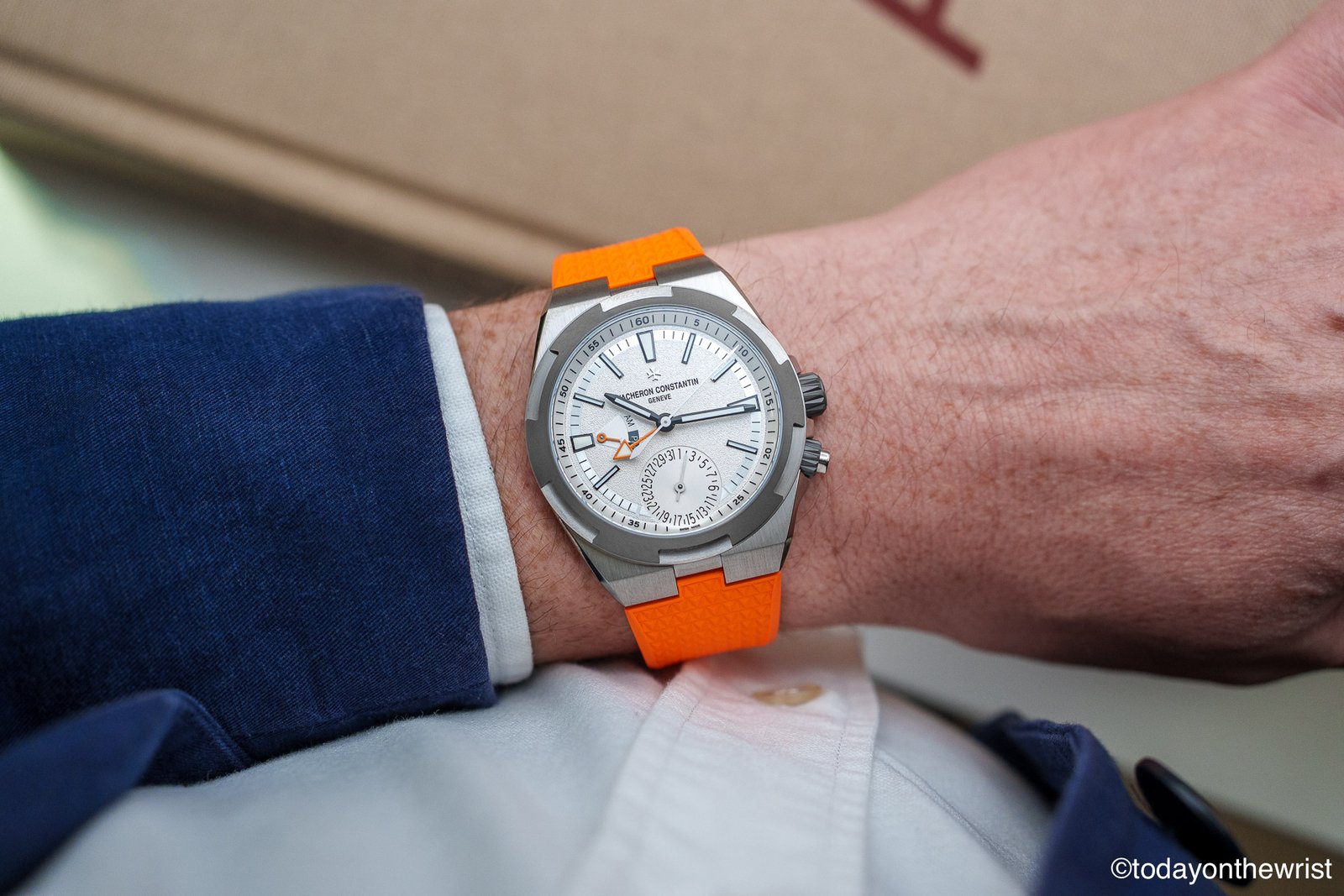 Vacheron Constantin Overseas Dual Time Cardinal Points North with a white dial on the wrist